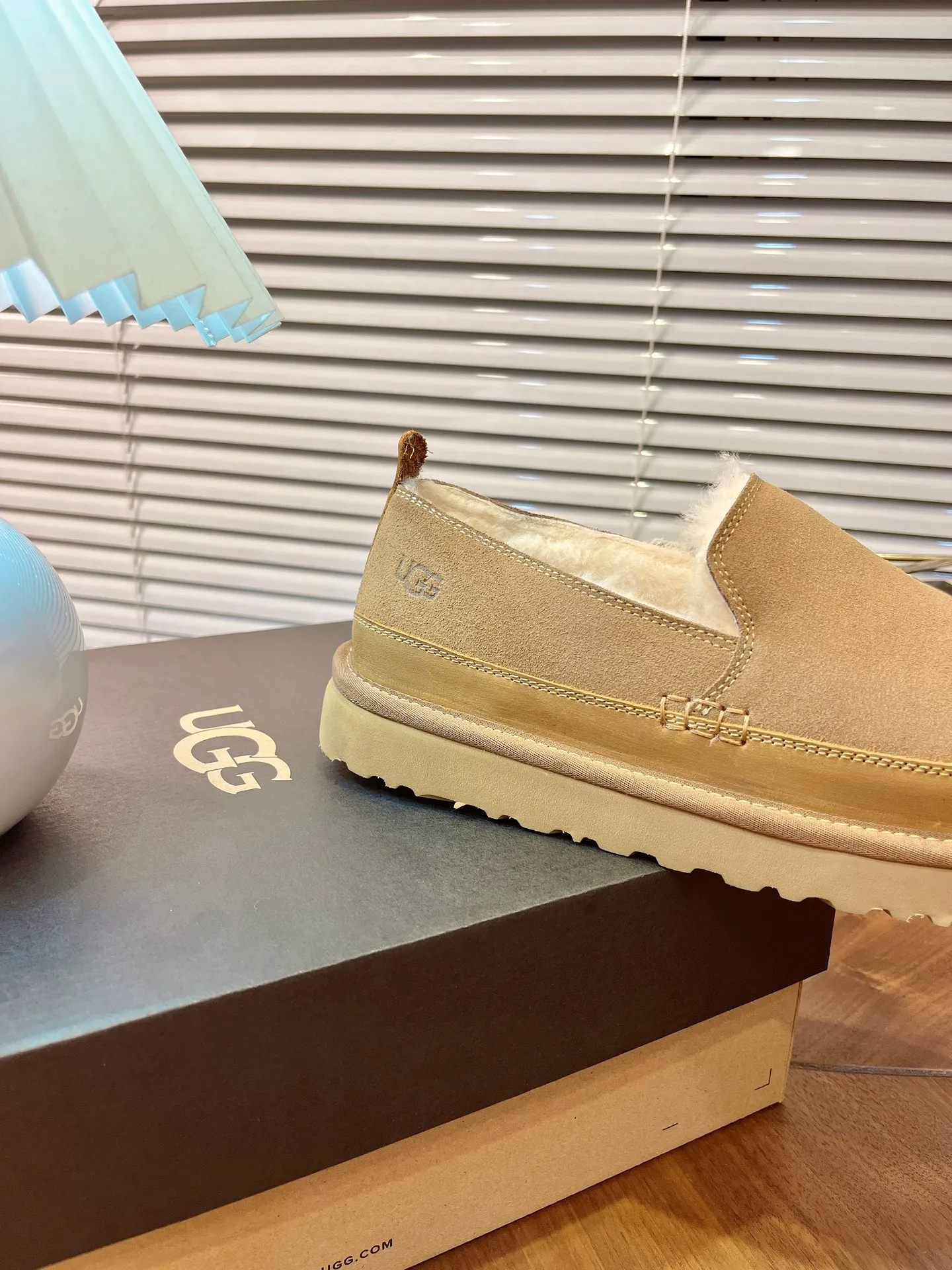【UGG】 P: 520💰 Size: 39-45 2025 new style 𝑼𝑮𝑮•Men's ◾️. Men's winter snow boots and fur shoes. The matching coefficient is also 100%. 💥Good-looking✨Fully fashionable and full of aura when put on📈 Upper: High-quality cow suede Lining: Sheep fur integrated🐑Wool lining Outsole: EVA anti-slip outsole.